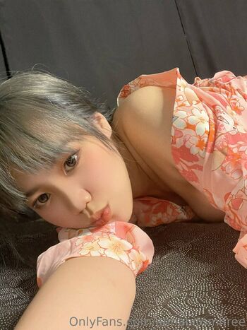 anna_hitomi