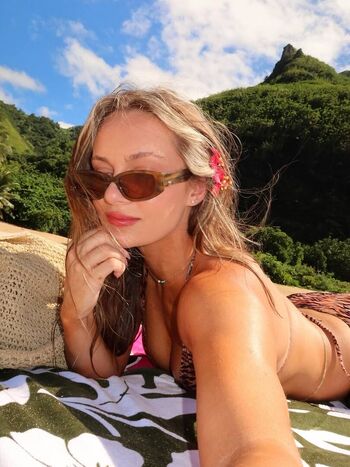 Anna Jay