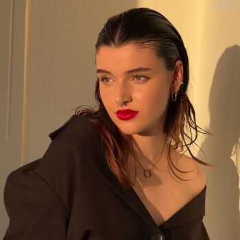 Anna-Maria / annvmariv / annvble