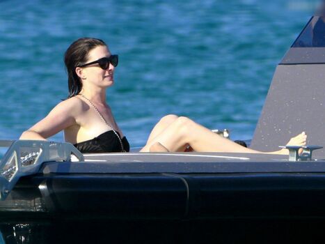 Anne Hathaway
