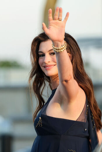 Anne Hathaway