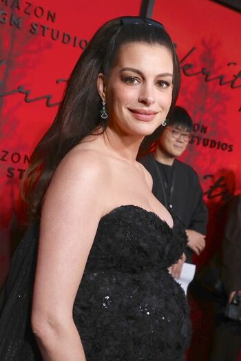 Anne Hathaway