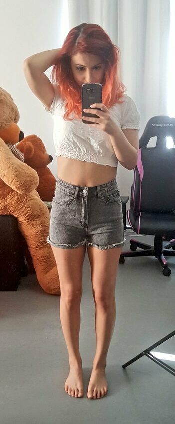 AnnieFuchsia
