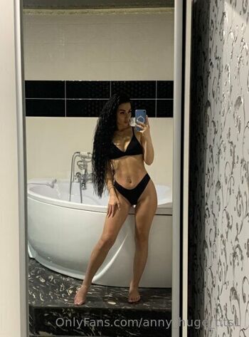 anny_huge_tits1