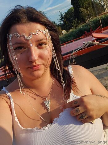 anya_ange