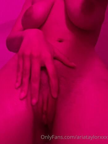 ariataylorxxx