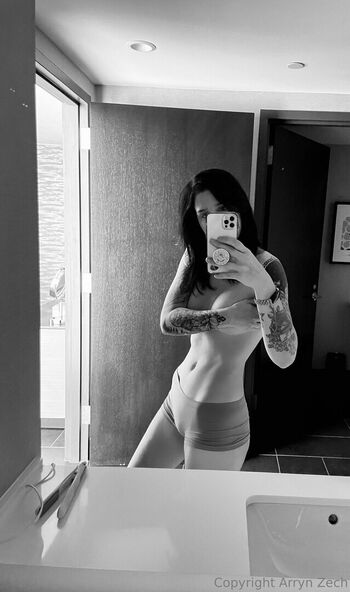 Arryn Zech