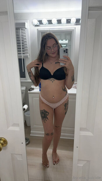 ascella_suicide