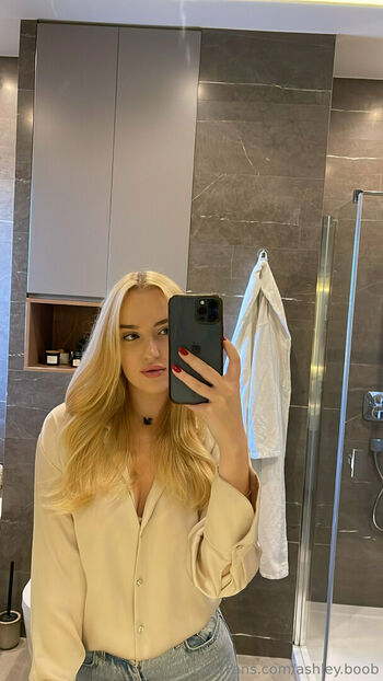 ashley.boob