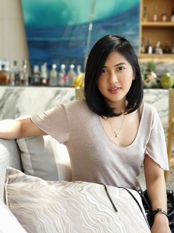 Asian Babe Fay