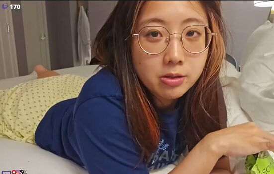 Asian Streamers