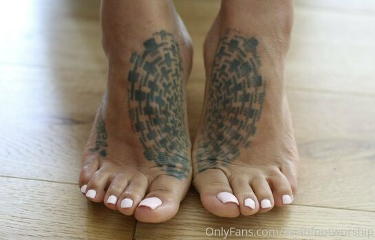 asianfootworship