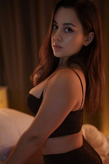 ASMR HoneyGirl