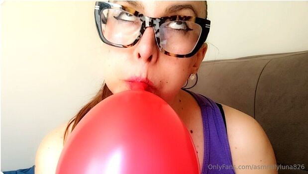asmrlillyluna826