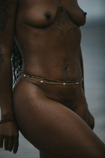 Aurelie Lily PoesieNue