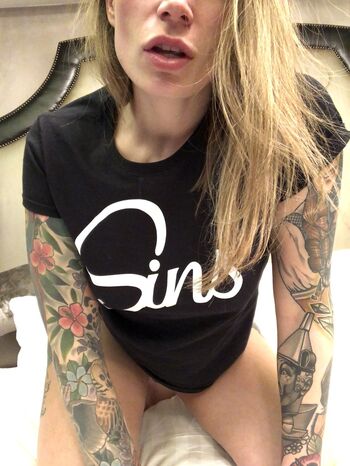 ava_austen
