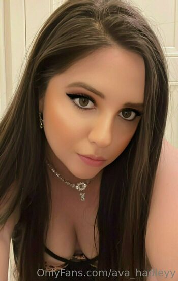 ava_hadleyy