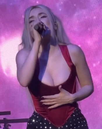 Ava Max