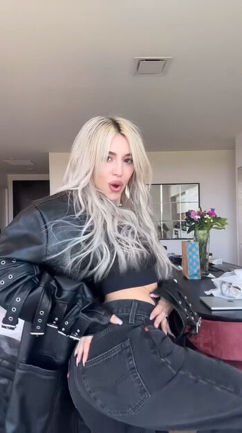 Ava Max