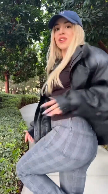 Ava Max