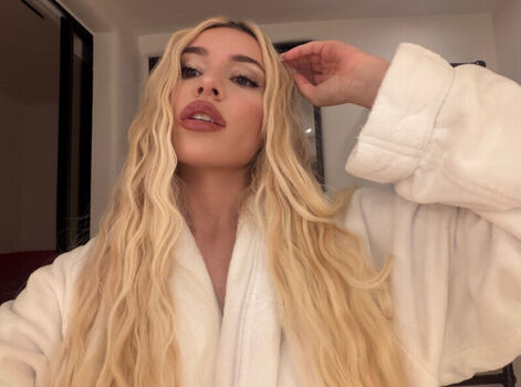 Ava Max