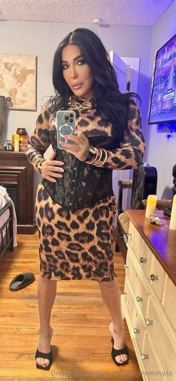 ava_muscle_mommy.ts