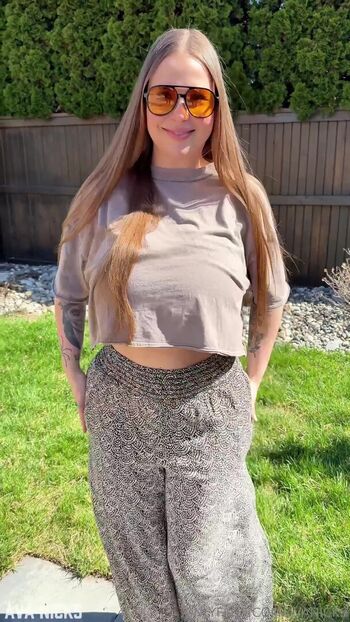 Ava Nicks