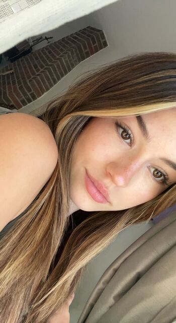 Ava Rose Beaune