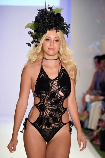 Ava Sambora