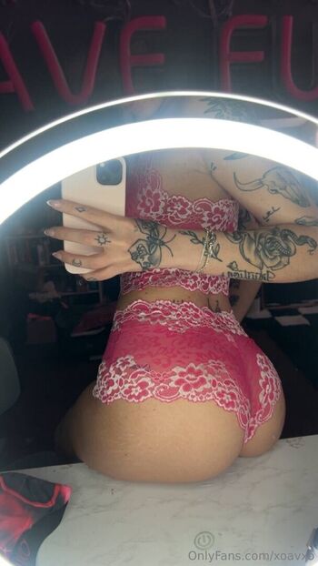 Ava Vecchione