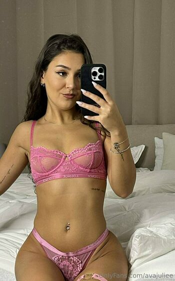Avajuliee