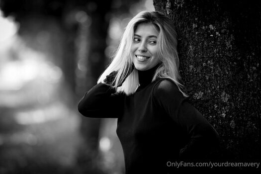 Avery Nona