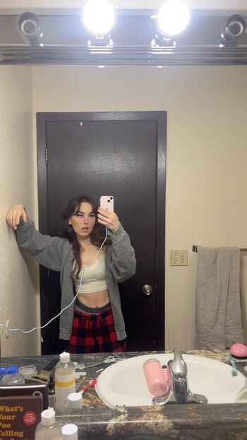 Awkspew_roo2
