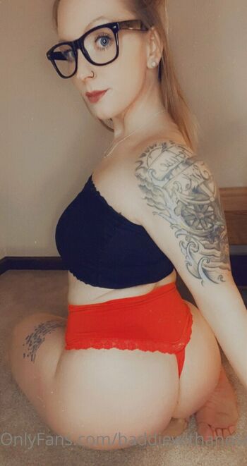 baddiewithanosering
