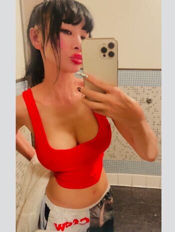 Bai Ling
