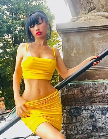 Bai Ling