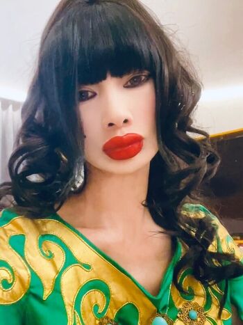 Bai Ling