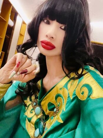 Bai Ling
