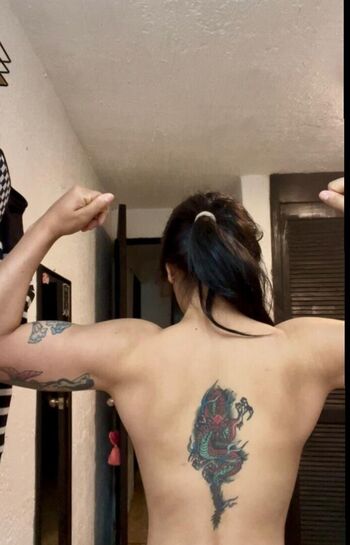 Bbbbbbeck_ Rebeka Cisneros