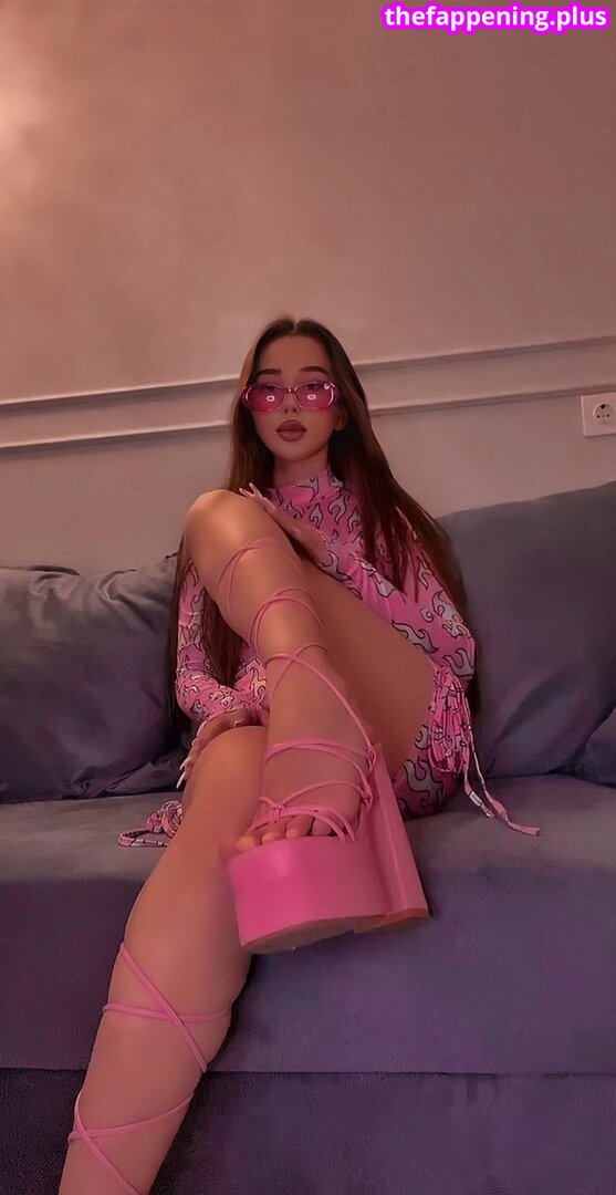 Bbynestle Naken OnlyFans Foto #8