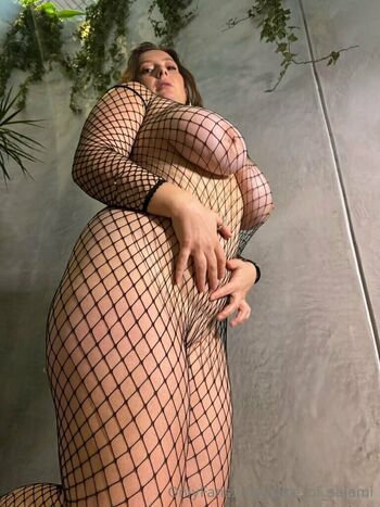 Bel Larcombe / Slice_of_salami_