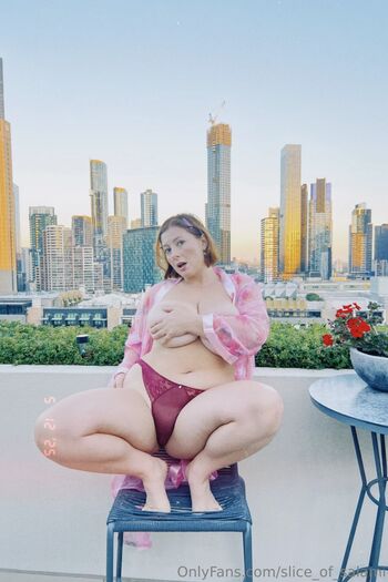 Bel Larcombe / Slice_of_salami_