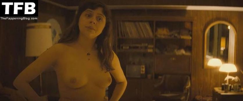Bel Powley