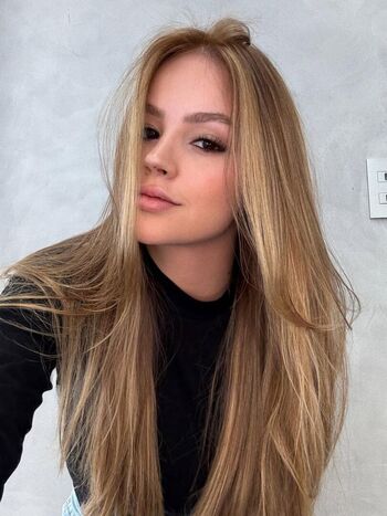 Bela Fernandes
