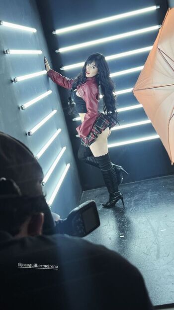 Bella Angel Dezoitou