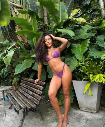 Bella Campos