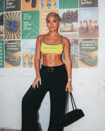 Bella Campos