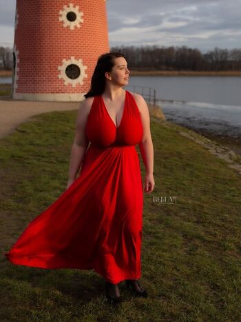 _bella_mona_