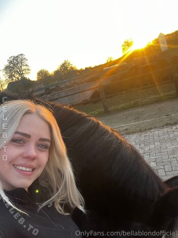 Bellablondofficial