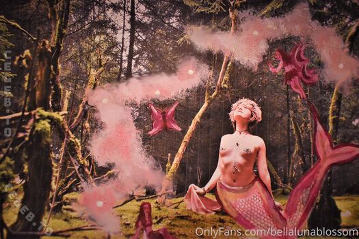 bellalunablossom